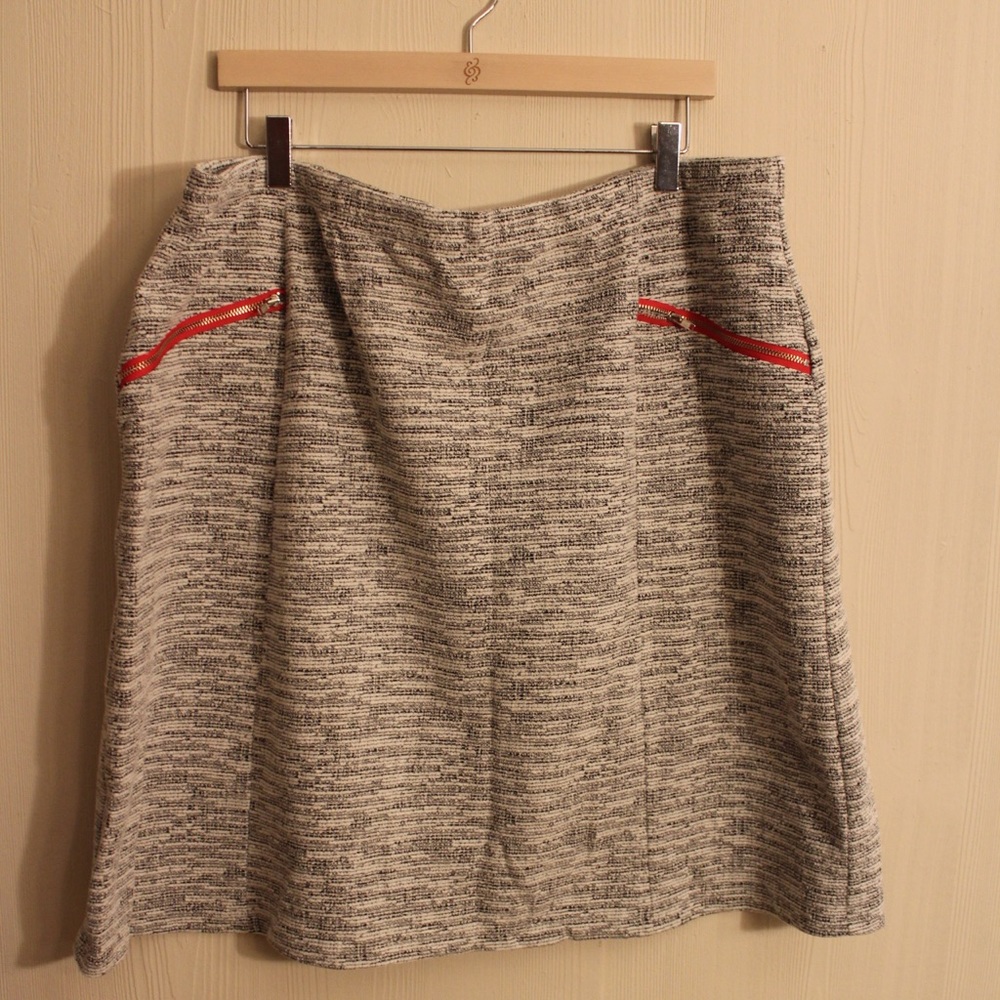 Le Lis Pencil Skirt
